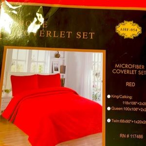Home Coverlet set  2 pcs Color: Red    TWIN: 68 X 90” + 1 X 20 x 26” NEW